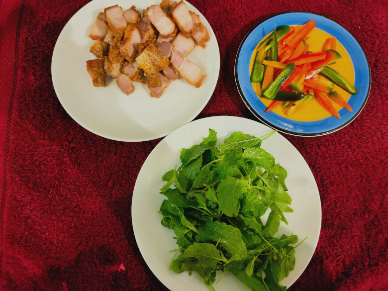 Thai Recipe for Stir-Fried Crispy Pork Belly and basil 2
