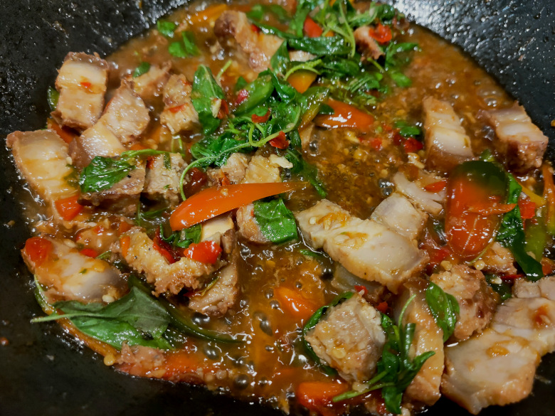 Thai Recipe for Stir-Fried Crispy Pork Belly and basil 3
